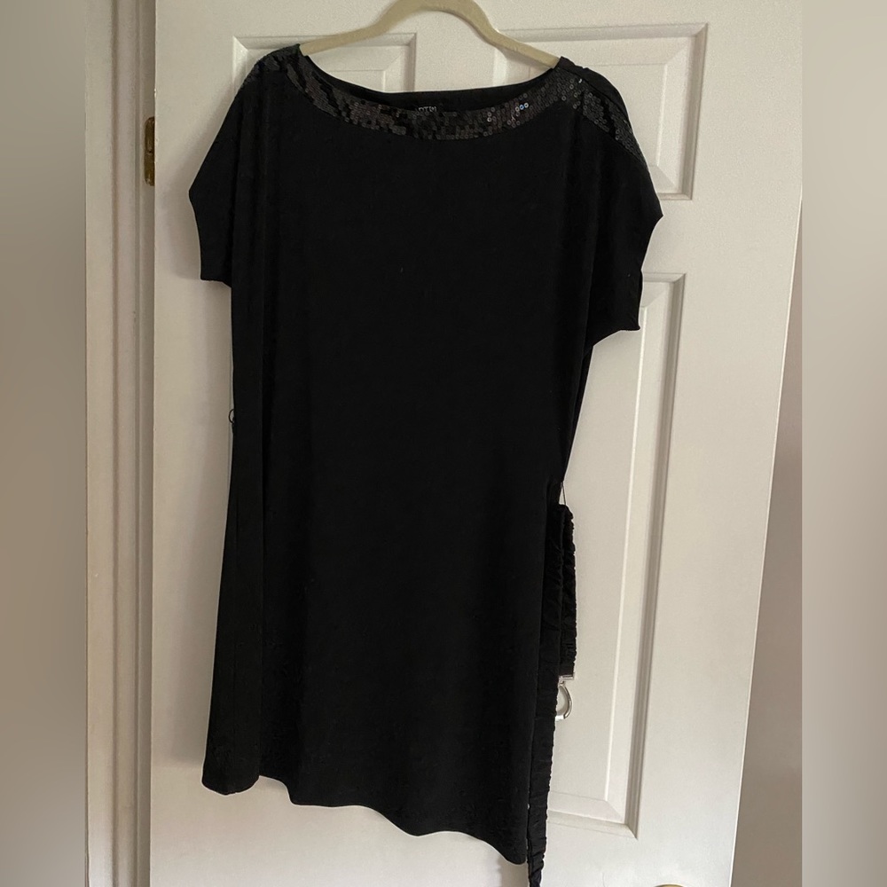 Apt 9 black dress with subtle black sequins. Size L
